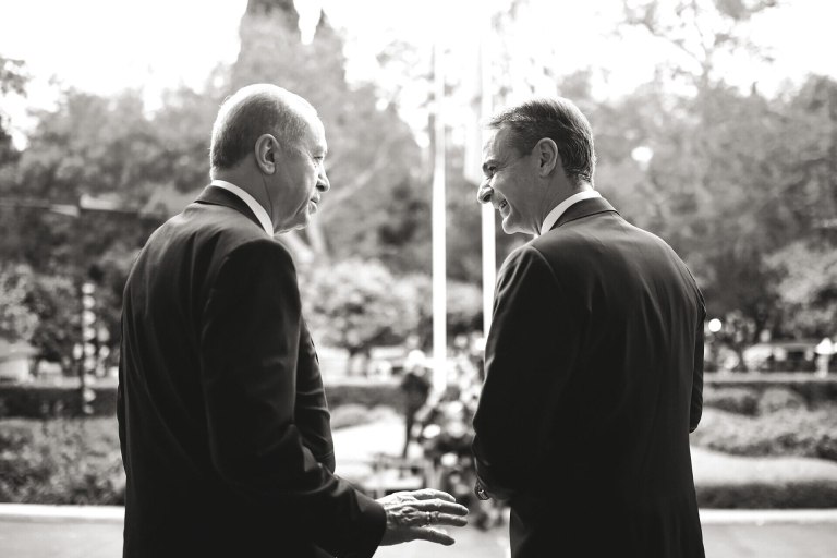 Ο Ερντογάν τον έχει στο «αναμείνατε», ο λαός στο «μάλλον πολύ μείνατε», η αντιπολίτευση μόνη παρηγοριά καθώς από τη μετριότητα δεν ξεκουνά