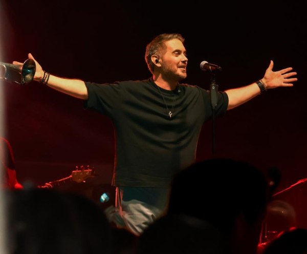 Ο Μιχάλης Χατζηγιάννης επιστρέφει στον Λυκαβηττό για ένα εκρηκτικό live