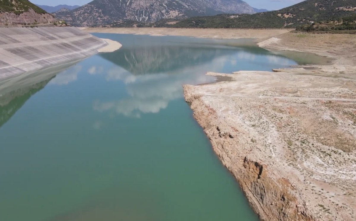 Λειψυδρία: Βίντεο drone αποτυπώνει τη ζοφερή κατάσταση που επικρατεί στον Μόρνο