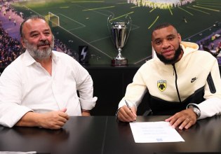 Ανανέωσε με την ΑΕΚ ο Μουκουντί (pics, vids)