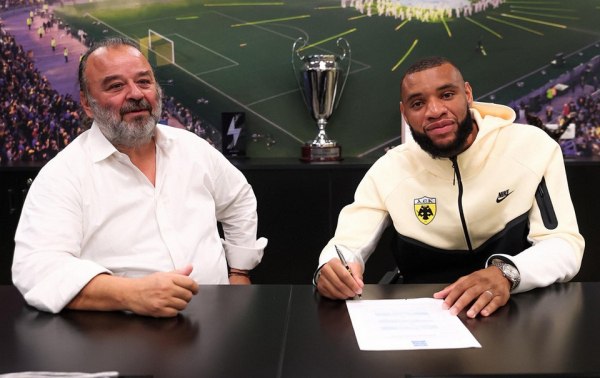 Ανανέωσε με την ΑΕΚ ο Μουκουντί (pics, vids)