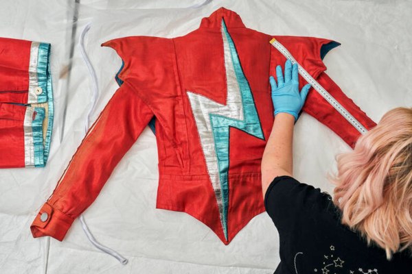 Άγγελος θανάτου: 90.000 αντικείμενα φέρνουν το δαιδαλώδες μυαλό του Ντέιβιντ Μπόουι στο φως