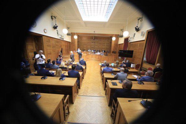 Το ΠΑΣΟΚ έτοιμο για «μάχη» – «Η κυβέρνηση θα κάνει τα πάντα για να συγκαλύψει και το σκάνδαλο ΟΠΕΚΕΠΕ»