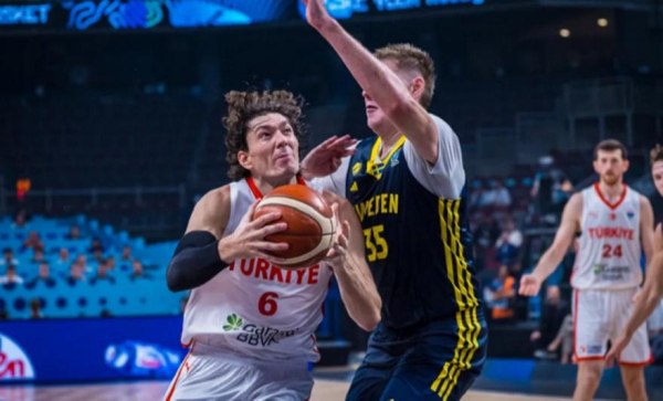 Έβγαλε μέρος της προπόνησης ο Όσμαν – Κρίνεται πριν το τζάμπολ η συμμετοχή του στον ημιτελικό με την Ελλάδα (vid)