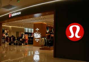 Βγαίνει από τη μόδα η Lululemon;