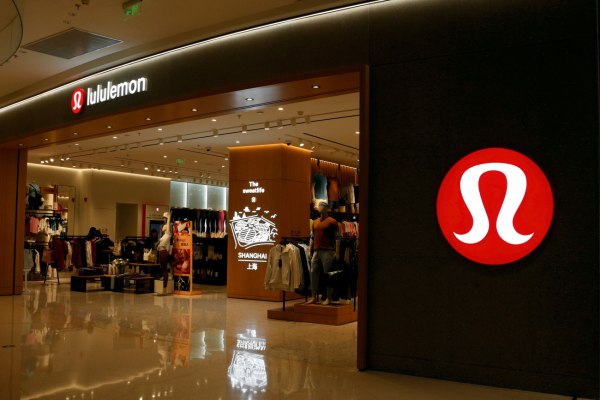 Βγαίνει από τη μόδα η Lululemon;