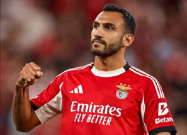 Ο Βαγγέλης Παυλίδης πετυχαίνει το δεύτερο γκολ της Μπενφίκα κόντρα στην Καραμπάγκ (vid)