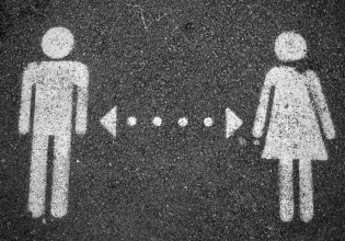 Οι δύο όψεις της Gen Z: Πολιτική, εργασία και ψυχική υγεία – Το φυλετικό χάσμα που διαπερνά τους νέους