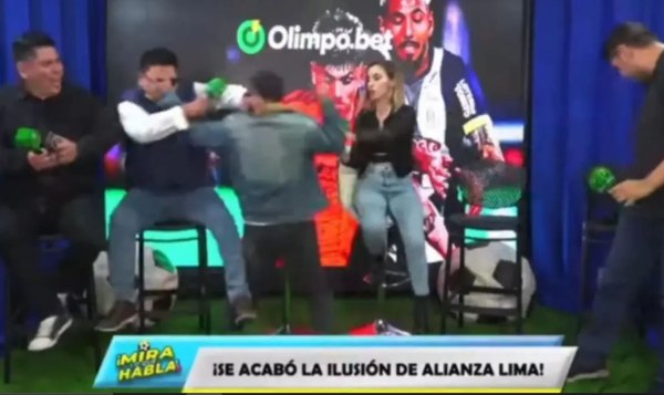 Χαμός σε αθλητική εκπομπή στο Περού: Πιάστηκαν στα χέρια σε ζωντανή μετάδοση (vid)