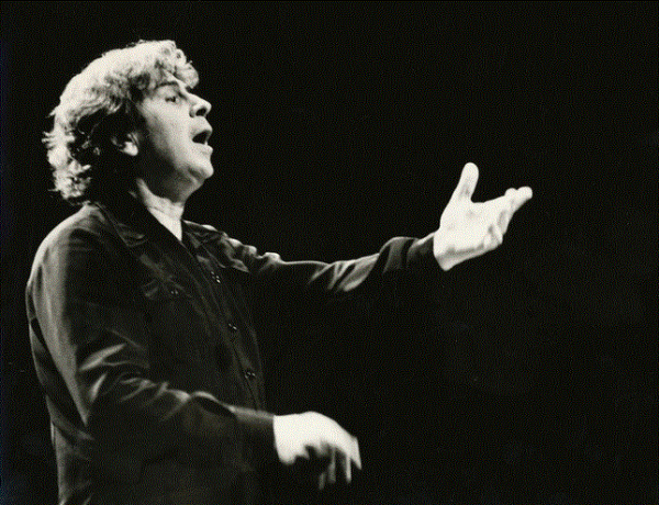 Μίκης Θεοδωράκης: Σημείο αναφοράς και μέτρο ηθικής αντοχής