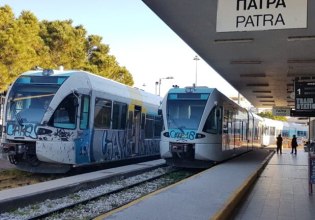 Πάτρα: Ακινητοποιήθηκε ο προαστιακός λόγω φωτιάς – Με λεωφορεία μεταφέρονται οι επιβάτες