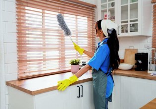 ΟΟΣΑ: Πόσες ώρες απασχολούνται μετά την δουλειά τους άνδρες και γυναίκες – Τι ισχύει στην Ελλάδα