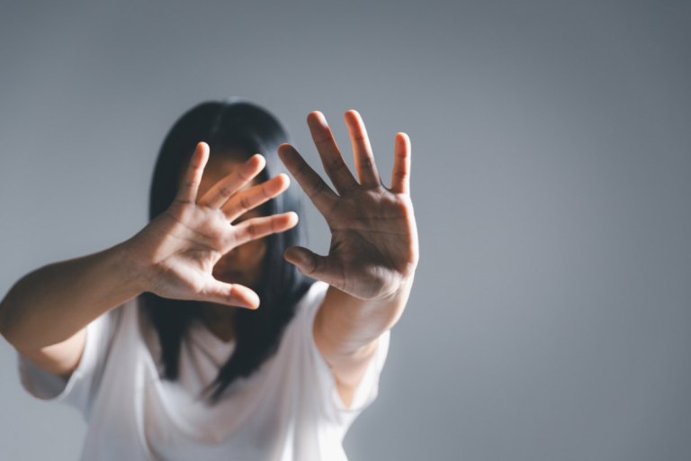 Χανιά: 38χρονη πήγε στο νοσοκομείο με σημάδια ξυλοδαρμού – Γιατρός ειδοποίησε την αστυνομία, συνελήφθη ο σύντροφός της