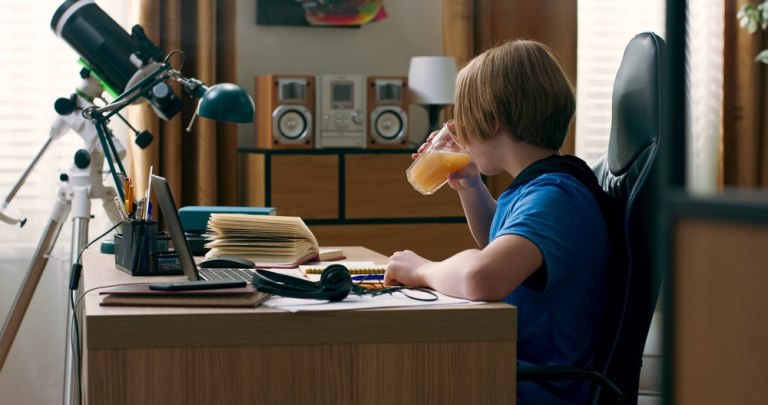 Παιδικό γραφείο: Τα απαραίτητα για κάθε μαθητή