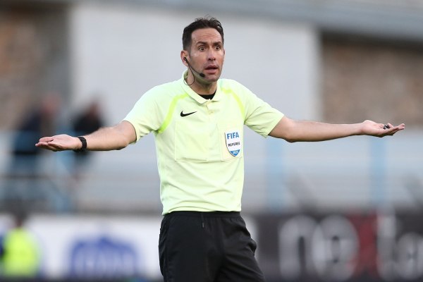 Super League: «Πνίγονται» στα ρηχά οι διαιτητές