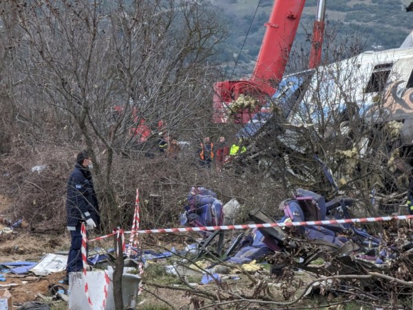 Τέμπη: Εξώδικο συγγενών θυμάτων σε ΡΑΣ και Hellenic Train για την πυρασφάλεια στα τρένα – Τέσσερις φορές χαμηλότερη από το όριο
