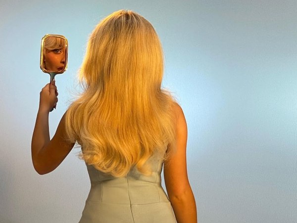 Από την Σαμπρίνα Κάρπεντερ στην Μπιγιονσέ: Γιατί οι γυναίκες ποπ σταρ «δικάζουν» άνδρες δίχως έλεος;