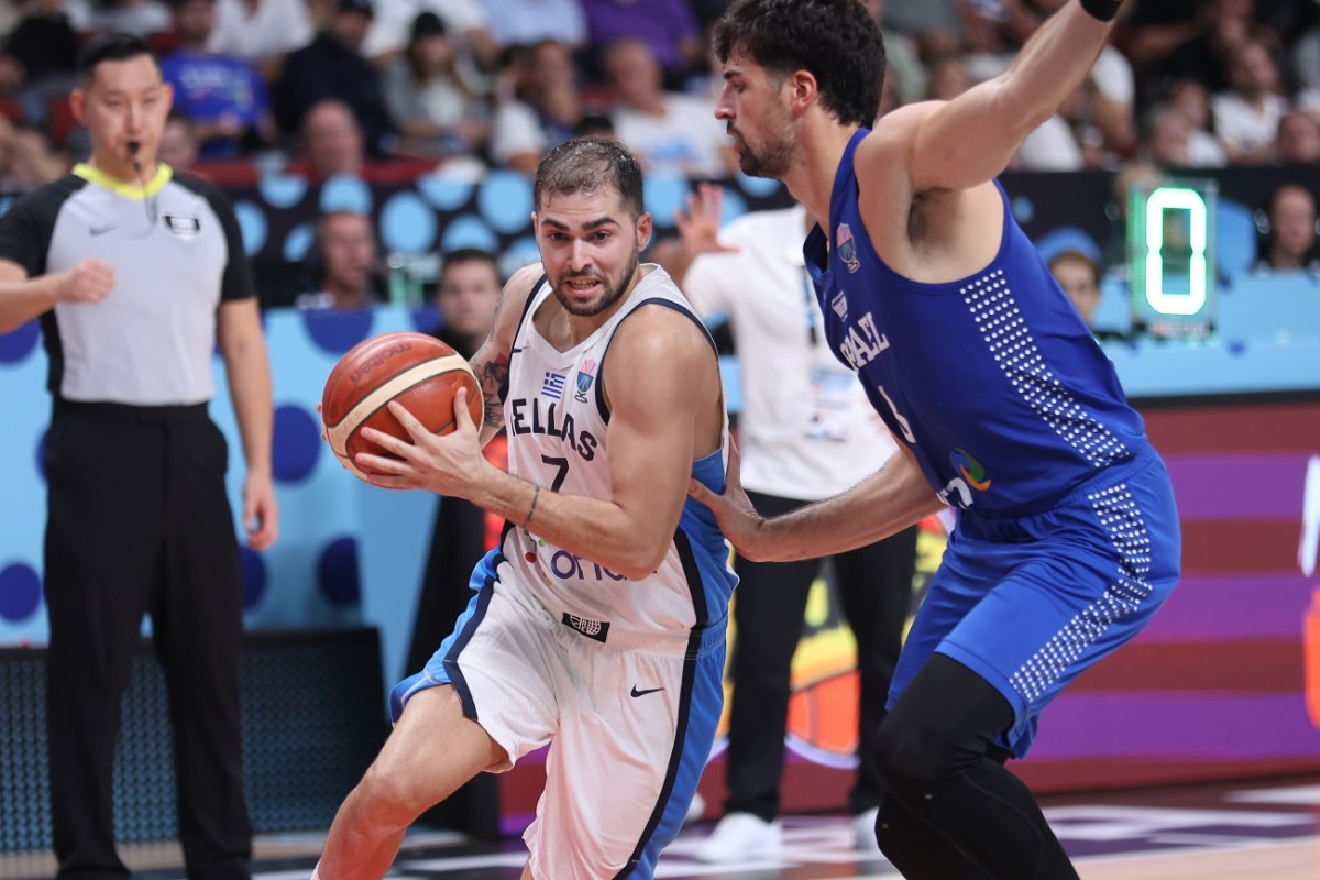 Τολιόπουλος: «Ήμασταν συγκεντρωμένοι και πεινασμένοι»