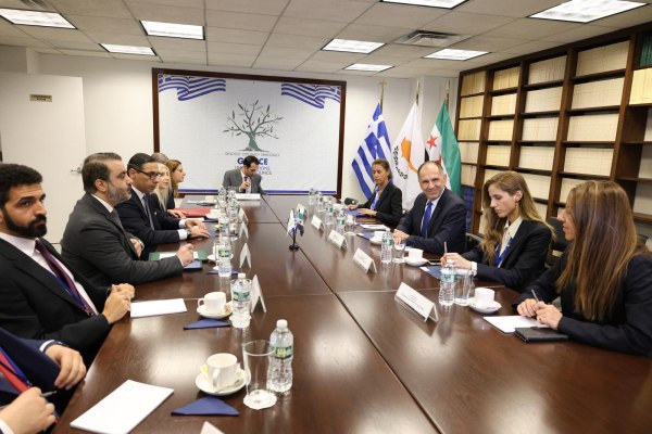 Πρώτη τριμερής συνάντηση μεταξύ Ελλάδας, Κύπρου και Συρίας – Τι συζητήθηκε