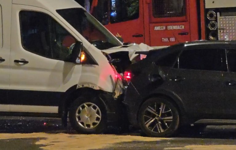 Τροχαίο ατύχημα με τραυματισμό στη Βουλιαγμένης