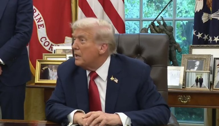 Ο Τραμπ λέει ότι δεν θα επιτρέψει στο Ισραήλ να προσαρτήσει τη Δυτική Οχθη