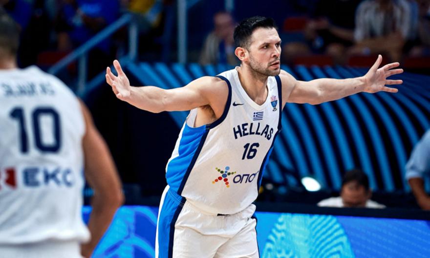 Ο Παπανικολάου και η υπόκλιση στον Σαμοντούροφ: «Μπράβο μωρή κ@@@» (vid)