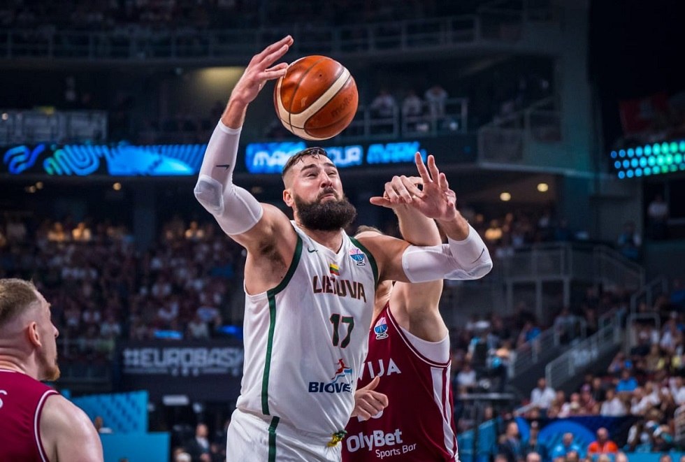 Ο Γιόνας Βαλαντσιούνας για το πώς θα αντιμετωπίσει η Λιθουανία τον Γιάννη Αντετοκούνμπο