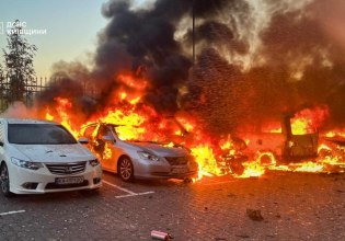 Ζελένσκι: Καταγγέλλει «μαζική επίθεση» από τη Ρωσία – Τρεις νεκροί, δεκάδες τραυματίες στη διάρκεια της νύχτας