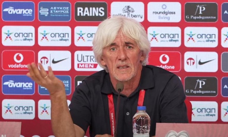 Φοβερός Γιοβάνοβιτς: «Πωωω! Ξέρετε πού έχω παράπονο; Θα σας πείραζε αν έλεγαν την Ελλάδα χαμηλού επιπέδου;»