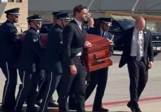 Τσάρλι Κερκ: Ο Βανς μετέφερε το φέρετρό του – Θα του απονεμηθεί το μετάλλιο της Ελευθερίας