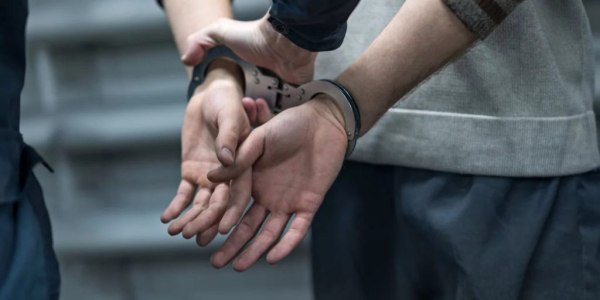 Νέα Ερυθραία: Συνελήφθη γιος πρώην υπουργού για παράνομη κατοχή σπρέι πιπεριού