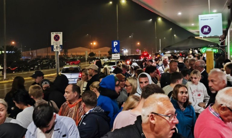 Κακοκαιρία: Ταλαιπωρία στο αεροδρόμιο της Ζακύνθου – Ακυρώθηκαν πτήσεις – Έκλεισε ο δρόμος στον Αλυκανά