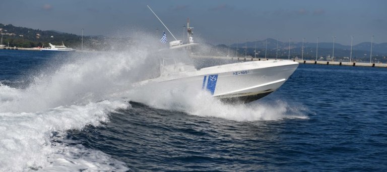 Σαλαμίνα: Σύλληψη δύο ατόμων για κατασκοπεία – Φωτογράφιζαν με τα κινητά τους τον Ναύσταθμο