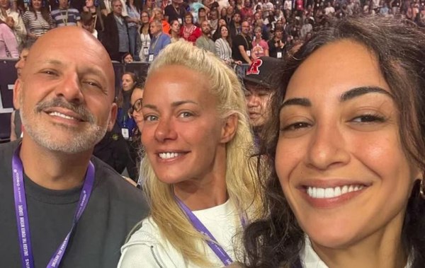 Ζέτα Μακρυπούλια: Οι διακοπές με τον Νίκο Μουτσινά και την Ευγενία Σαμαρά στην Κολωνία