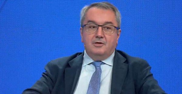 Ηλίας Μόσιαλος: Στον αλγόριθμο το κλειδί για αξιοπιστία της τεχνητής νοημοσύνης στην υγεία