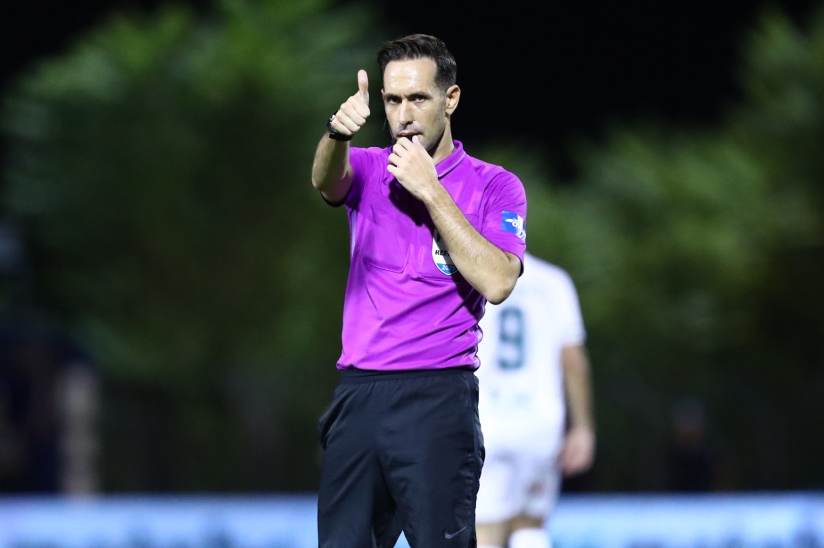 Ο Λανουά εξέθεσε τον Παπαπέτρου για το λάθος υπέρ της ΑΕΚ (vid) – Μπαίνει στο «ψυγείο» ο ρέφερι