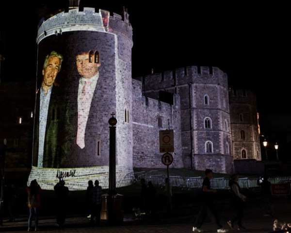 Τραμπ: Φωτογραφία του με τον Έπσταϊν στο κάστρο του Γουίνδσορ – Η έκπληξη… στην υποδοχή του