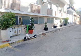 Βιώσιμη κινητικότητα: Ο γολγοθάς των ΑμεΑ, οι μελέτες για κτίρια στάθμευσης και τα δημοτικά mini buses που έρχονται