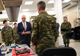 Δένδιας: Αλλάζει η νοοτροπία αγοράς προϊόντων προηγμένης τεχνολογίας από το «ράφι» – Πρόσκληση σε Μητσοτάκη