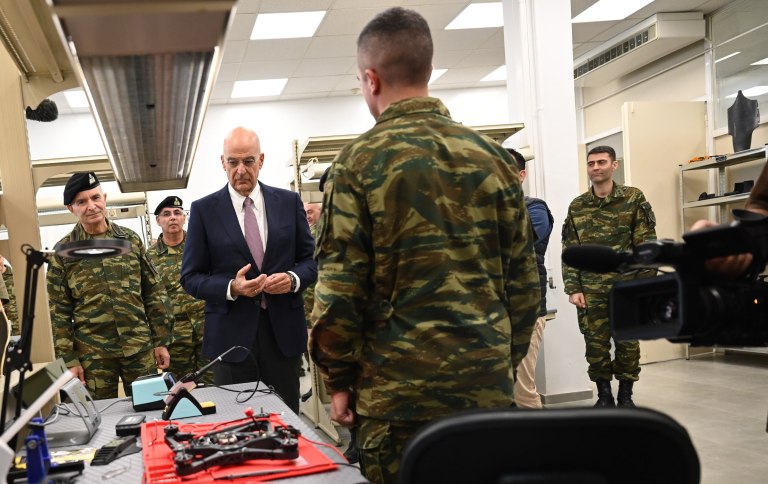 Δένδιας: Αλλάζει η νοοτροπία αγοράς προϊόντων προηγμένης τεχνολογίας από το «ράφι» – Πρόσκληση σε Μητσοτάκη