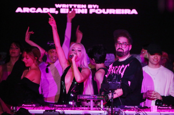 Όλα όσα έγιναν στο private πάρτι της Ελένης Φουρέιρα για το νέο της άλμπουμ, «Hybrid»