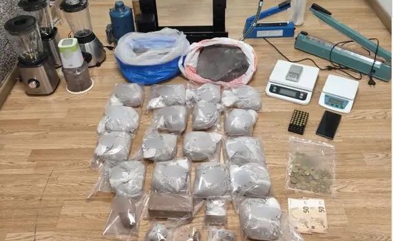 Σύλληψη 32χρονου στην Αθήνα για κατοχή και διακίνηση μεγάλης ποσότητας ηρωίνης