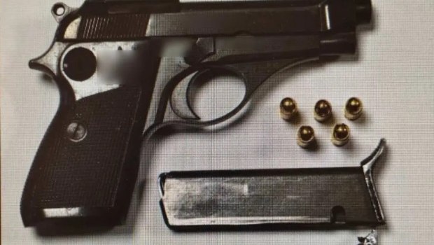 Συνελήφθη με όπλο και ναρκωτικά σε νυχτερινό κέντρο διασκέδασης στην Αθήνα