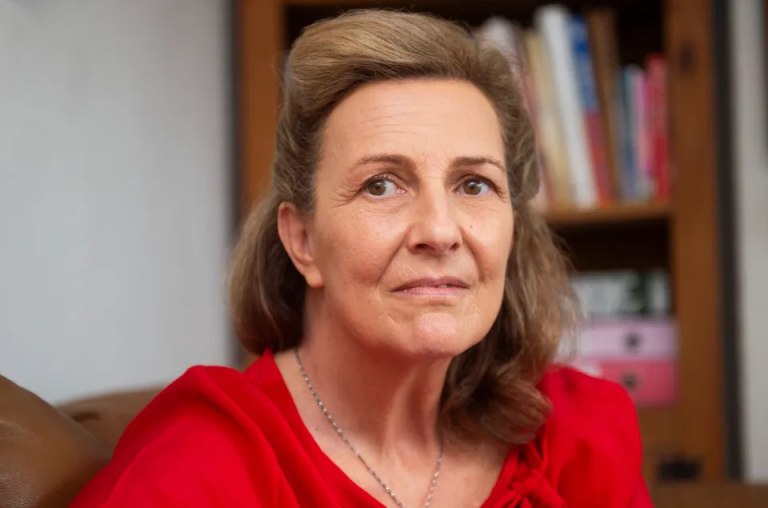 Mια βρετανίδα Ζιζέλ Πελικό: Την βίαζε ενώ ήταν αναίσθητη – «Μια μέρα με χτύπησε τόσο δυνατά που ξύπνησα»