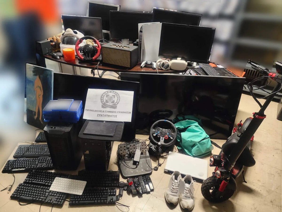 Συνελήφθη 54χρονος που έκλεβε καταστήματα στο Κολωνάκι – Γεμάτο κλοπιμαία το σπίτι του