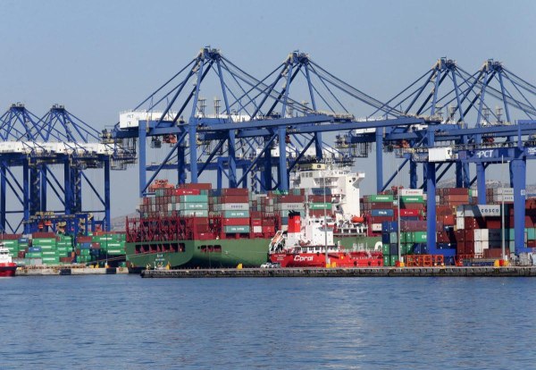 ΕΛΣΤΑΤ: Πώς κινήθηκαν εξαγωγές και εισαγωγές το 8μηνο του 2025