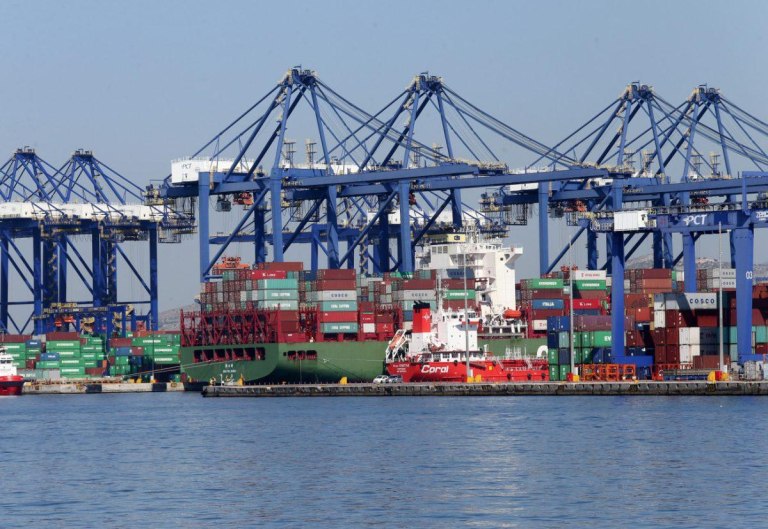 ΕΛΣΤΑΤ: Πώς κινήθηκαν εξαγωγές και εισαγωγές το 8μηνο του 2025