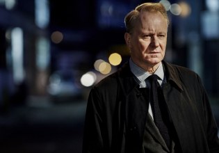 Στέλαν Σκάρσγκαρντ – Αποδίδει το εγκεφαλικό επεισόδιο στο ότι «έζησε μια άτακτη ζωή»