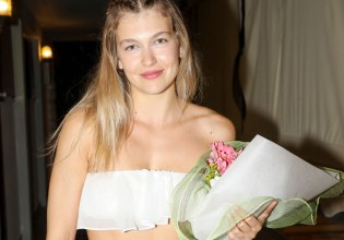 Κλέλια Ανδριολάτου: Γιόρτασε τα 29α γενέθλια της στους Παξούς μαζί με τους συνεργάτες της από το Μaestro