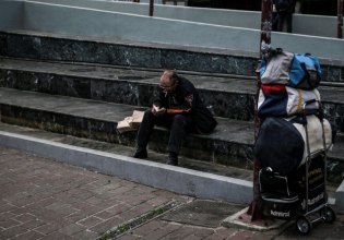 Eurostat: «Πρωτιά» της Ελλάδας στη φτώχεια μεταξύ των χωρών της ΕΕ